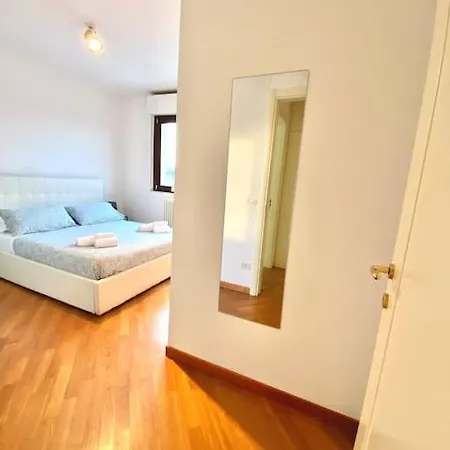 Con Posto Auto Riservato Tra Spiaggia, Centro, Stazione Ed Ospedale Apartment *