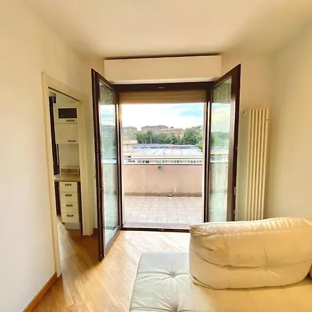 Con Posto Auto Riservato Tra Spiaggia, Centro, Stazione Ed Ospedale Apartment Pescara