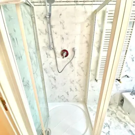 Apartment Con Posto Auto Riservato Tra Spiaggia, Centro, Stazione Ed Ospedale Pescara