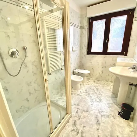 Apartmán Con Posto Auto Riservato Tra Spiaggia, Centro, Stazione Ed Ospedale *