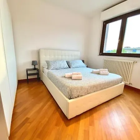 Con Posto Auto Riservato Tra Spiaggia, Centro, Stazione Ed Ospedale Apartmán *