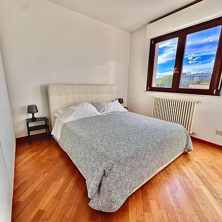 Appartement Con Posto Auto Riservato Tra Spiaggia, Centro, Stazione Ed Ospedale Pescara