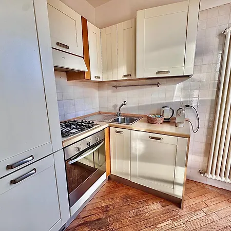 Con Posto Auto Riservato Tra Spiaggia, Centro, Stazione Ed Ospedale *