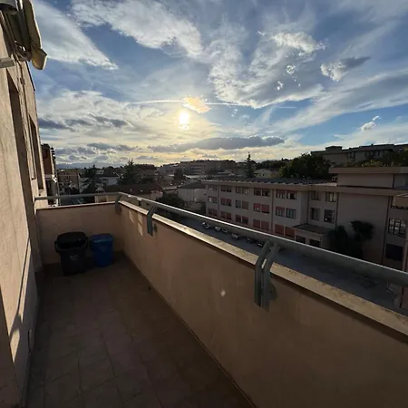 Con Posto Auto Riservato Tra Spiaggia, Centro, Stazione Ed Ospedale Lägenhet *