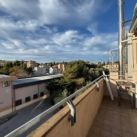 Con Posto Auto Riservato Tra Spiaggia, Centro, Stazione Ed Ospedale