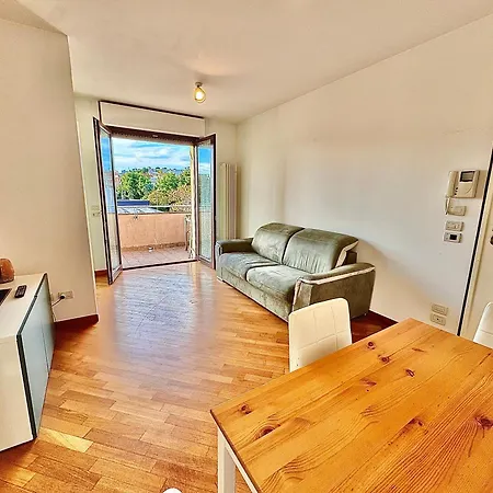 Apartmán Con Posto Auto Riservato Tra Spiaggia, Centro, Stazione Ed Ospedale Pescara