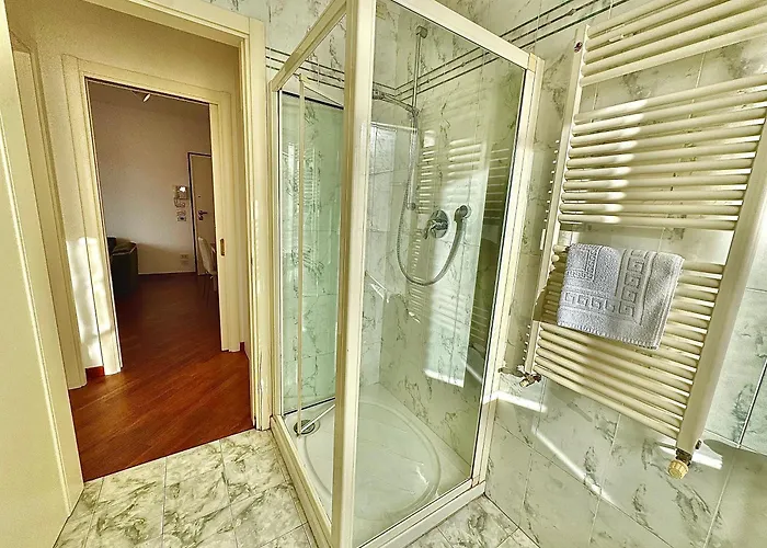 Con Posto Auto Riservato Tra Spiaggia, Centro, Stazione Ed Ospedale * Pescara