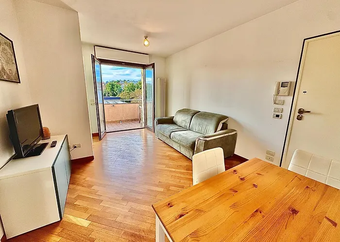 Apartment Con Posto Auto Riservato Tra Spiaggia, Centro, Stazione Ed Ospedale Pescara